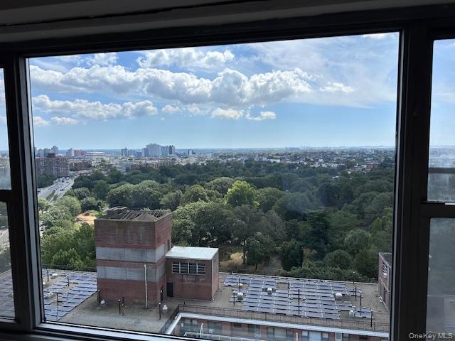 #15 photo, 125-10 Queens Boulevard, クイーンズ区 Kew Gardens , NY 11415