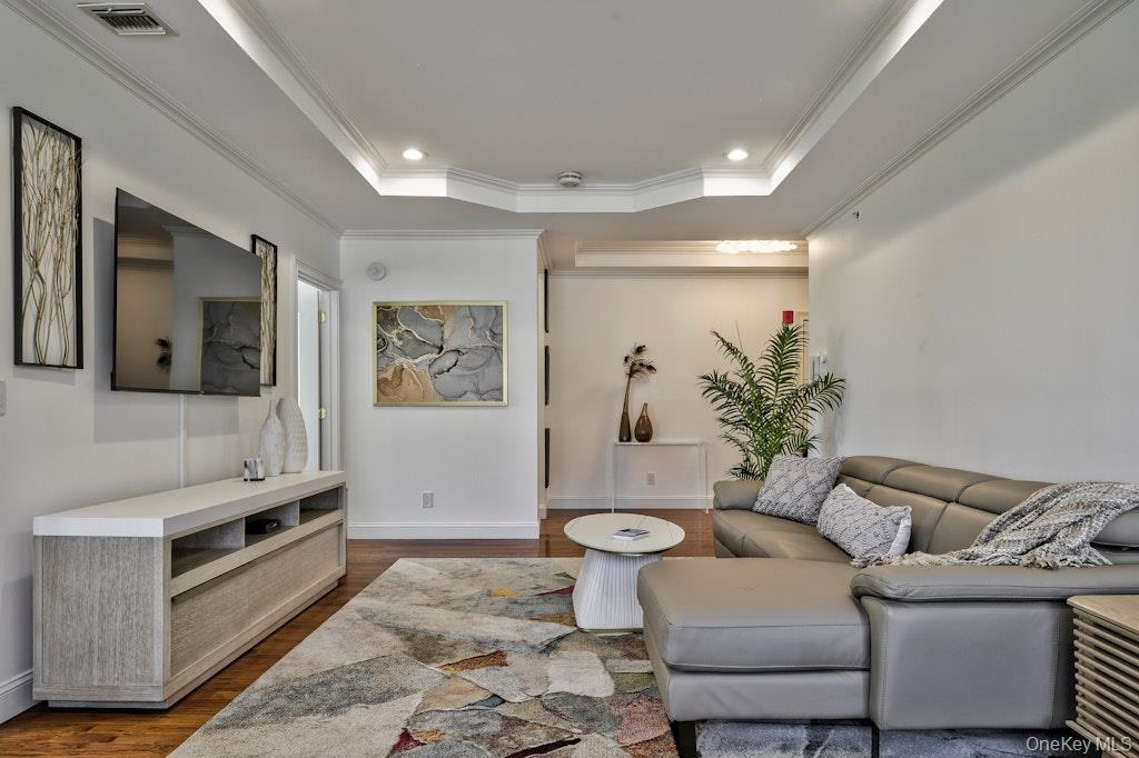 #13 photo, 323 Roosevelt Way, ナッソー郡 Westbury , NY 11590