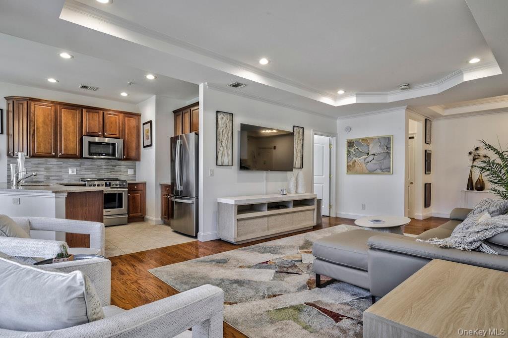 #14 photo, 323 Roosevelt Way, ナッソー郡 Westbury , NY 11590