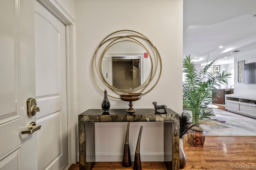 #6 photo, 323 Roosevelt Way, ナッソー郡 Westbury , NY 11590