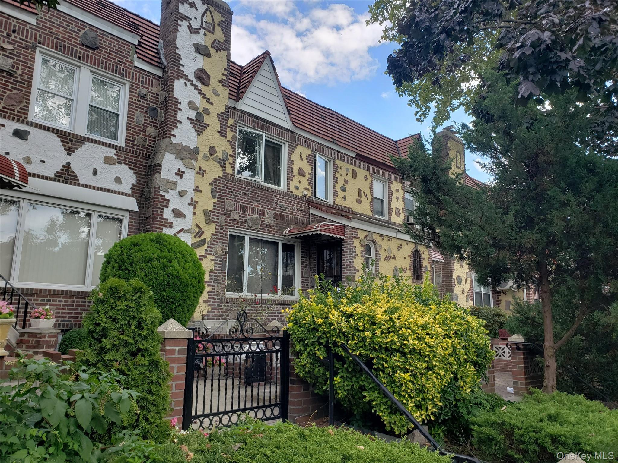 #1 photo, 63-61 77th Street, クイーンズ区 Middle Village , NY 11379