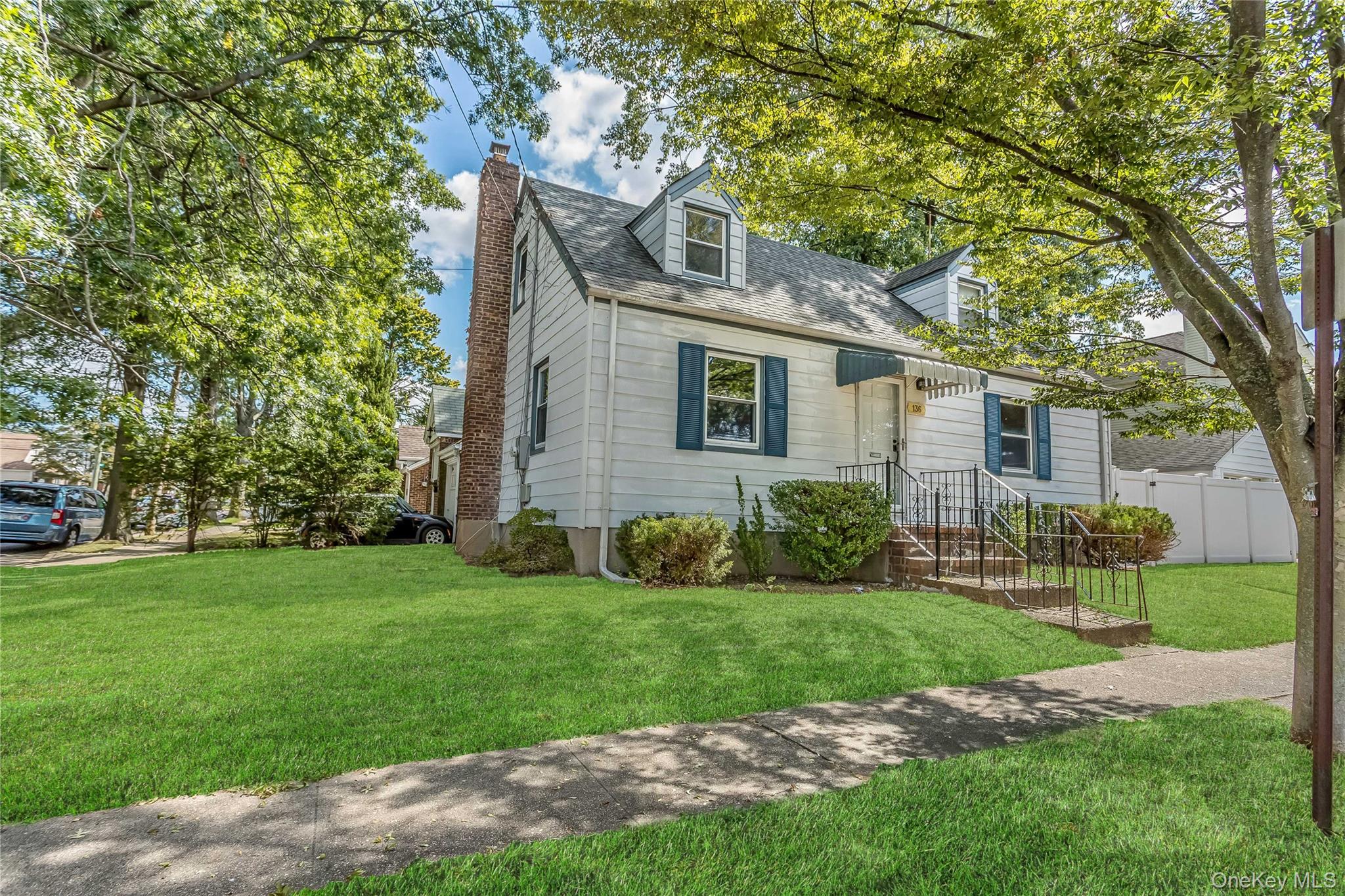 #3 photo, 136 N 1st Street, ナッソー郡 New Hyde Park , NY 11040