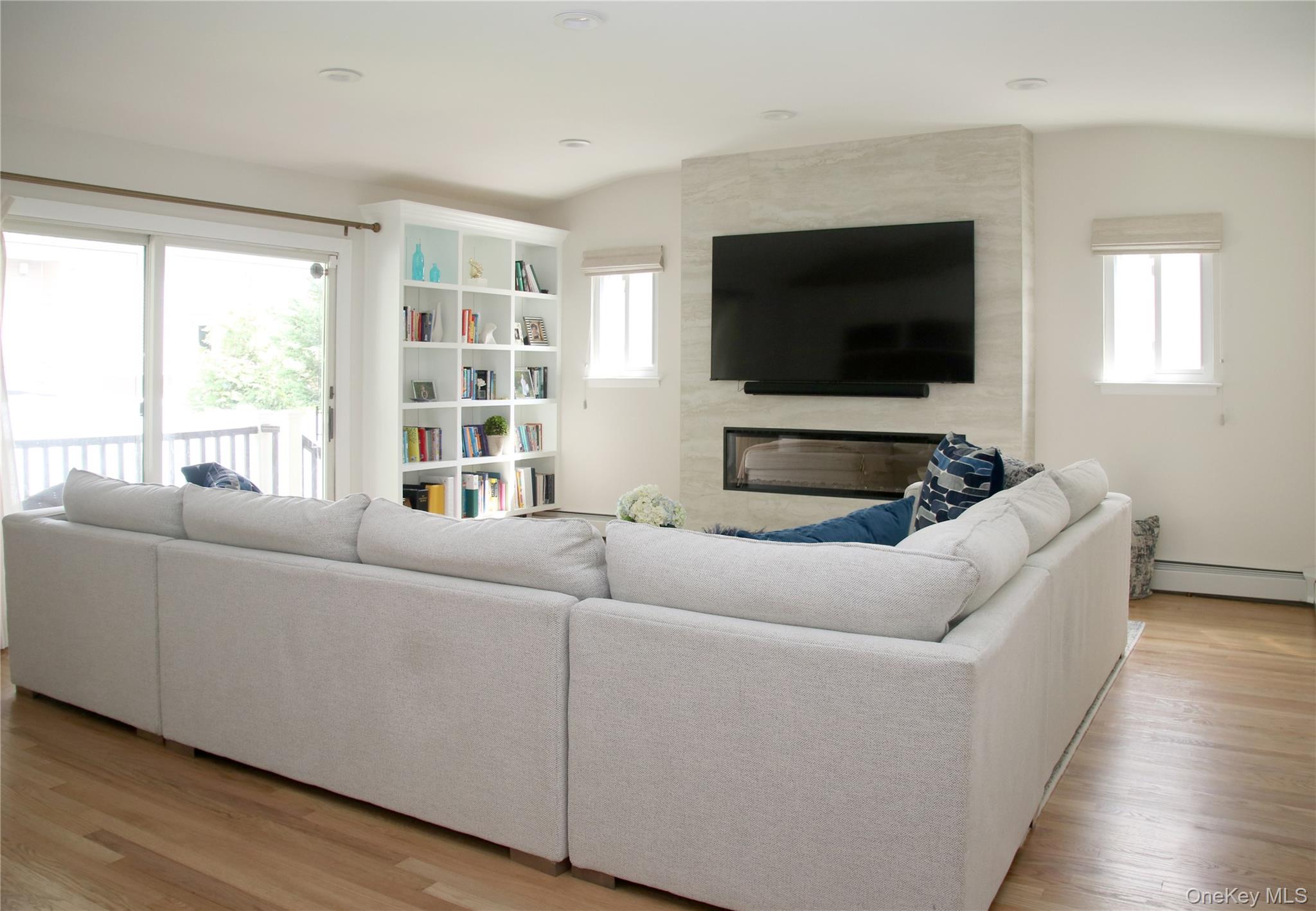 #10 photo, 1944 Lowell Lane, Merrick , NY 11566