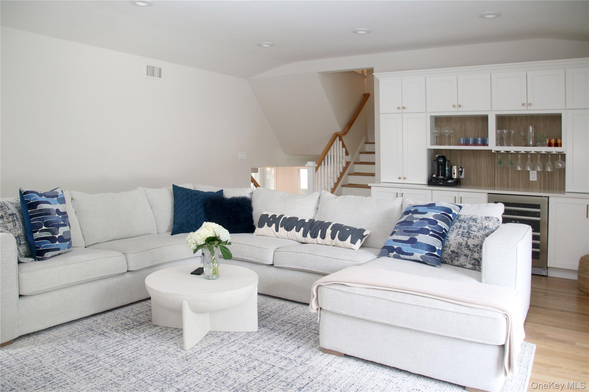 #12 photo, 1944 Lowell Lane, Merrick , NY 11566