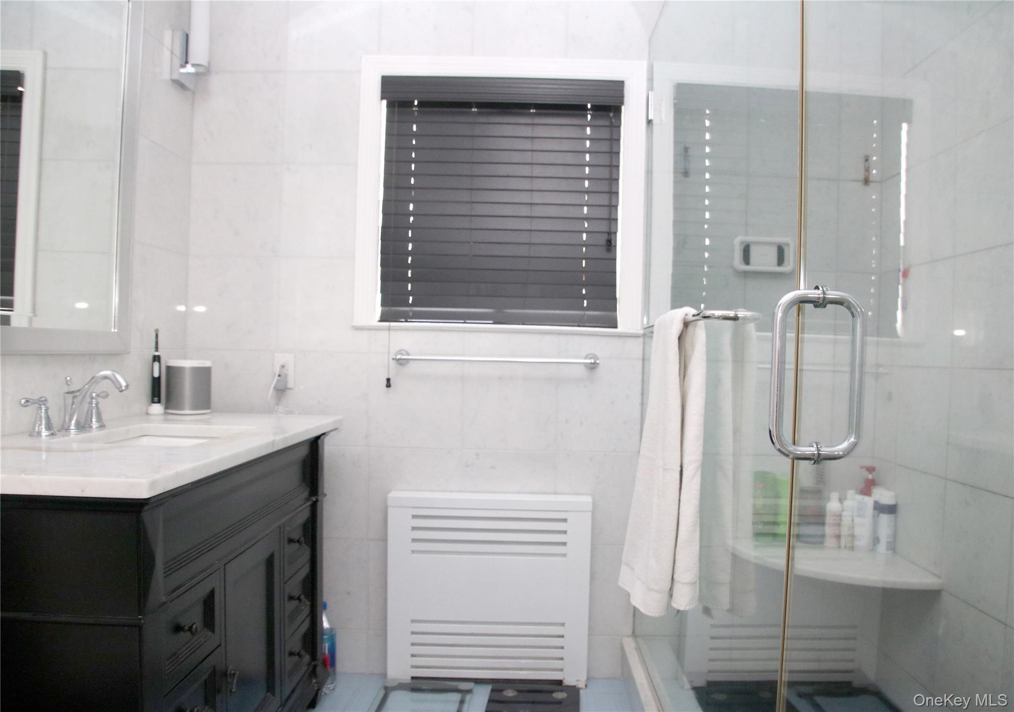 #14 photo, 1944 Lowell Lane, Merrick , NY 11566