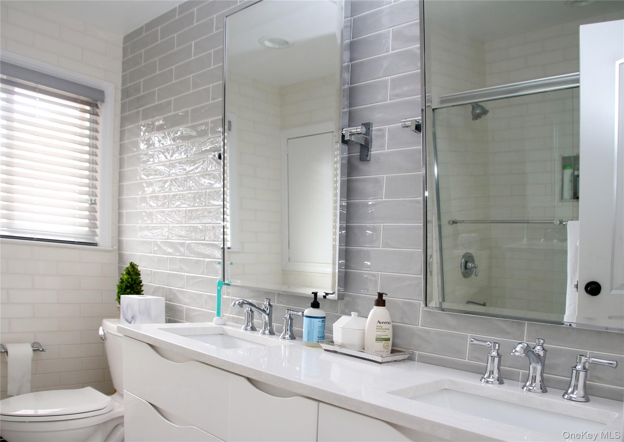 #17 photo, 1944 Lowell Lane, Merrick , NY 11566