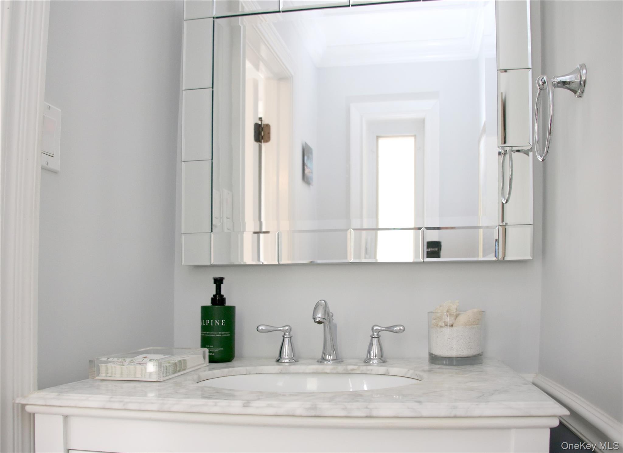 #18 photo, 1944 Lowell Lane, Merrick , NY 11566