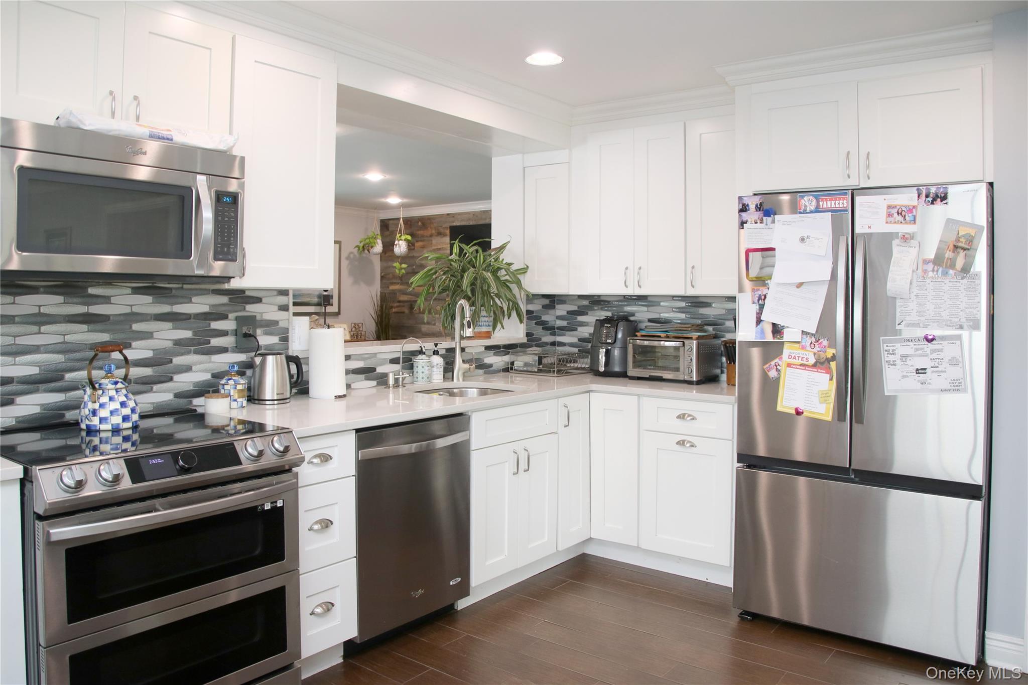 #20 photo, 1944 Lowell Lane, Merrick , NY 11566