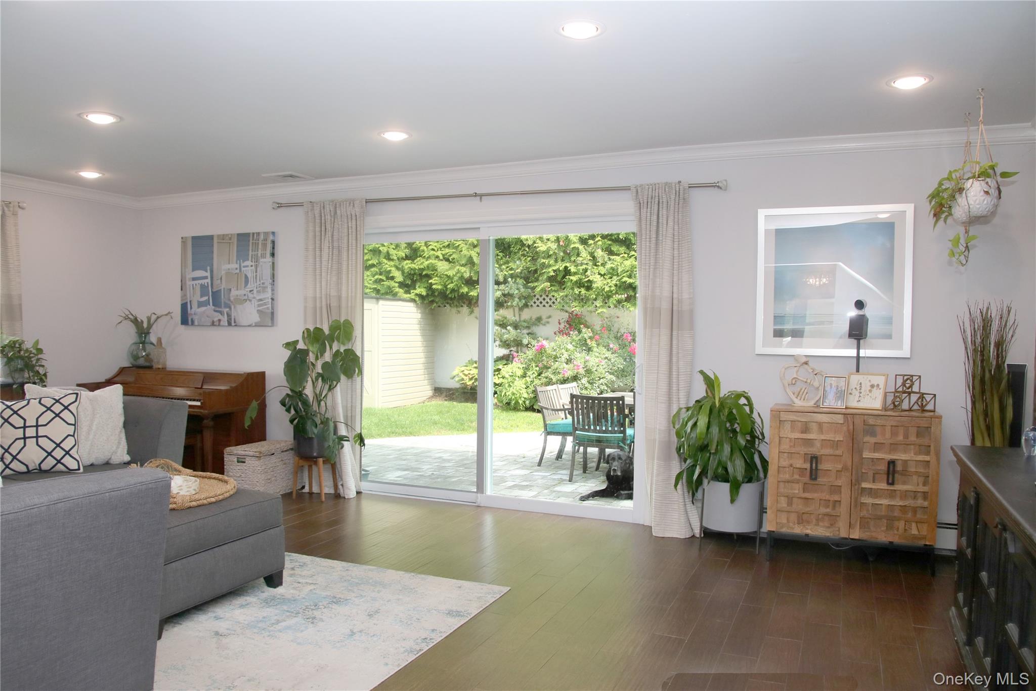 #7 photo, 1944 Lowell Lane, Merrick , NY 11566