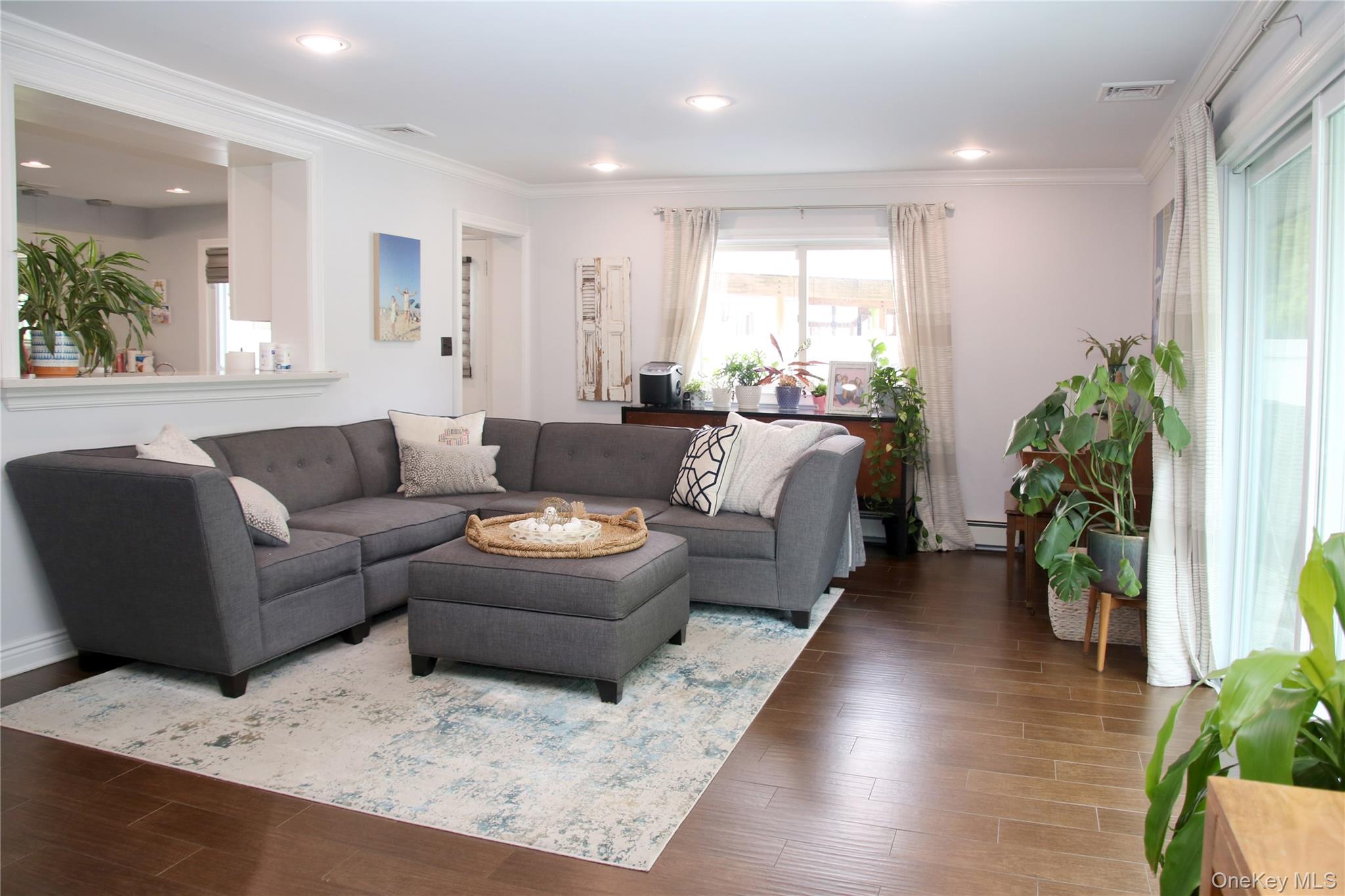 #8 photo, 1944 Lowell Lane, Merrick , NY 11566