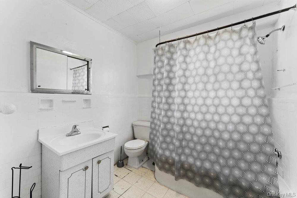 #12 photo, 102-05 217th Street, クイーンズ区 Queens Village , NY 11429