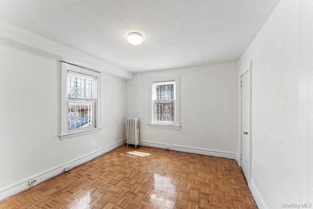 #14 photo, 102-05 217th Street, クイーンズ区 Queens Village , NY 11429