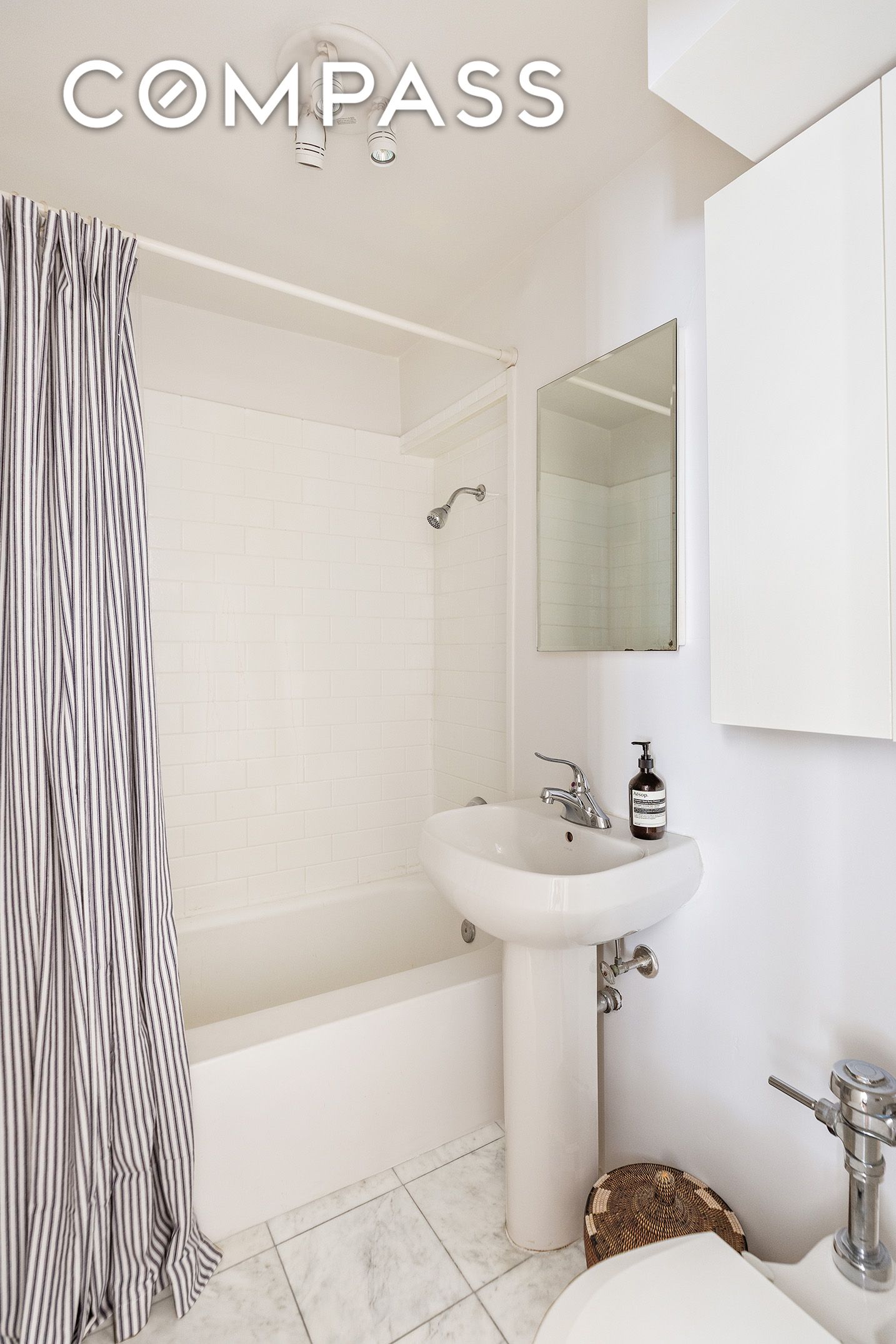 #9 photo, 69 W 9th Street, Greenwich Village , NY 10011