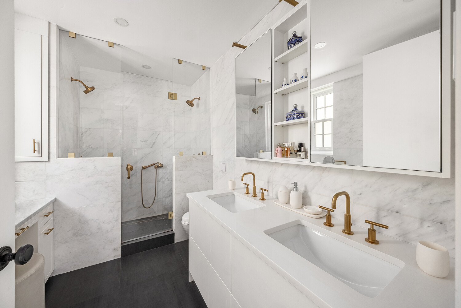 #16 photo, 45 E 9TH Street, マンハッタン Greenwich Village , NY 10003