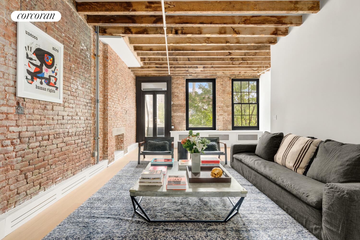 #1 photo, 430 E 10TH Street, マンハッタン East Village , NY 10009