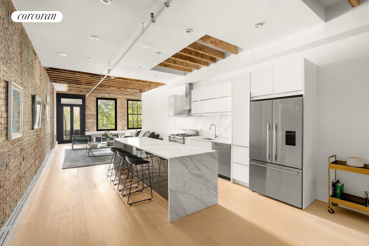 #3 photo, 430 E 10TH Street, マンハッタン East Village , NY 10009