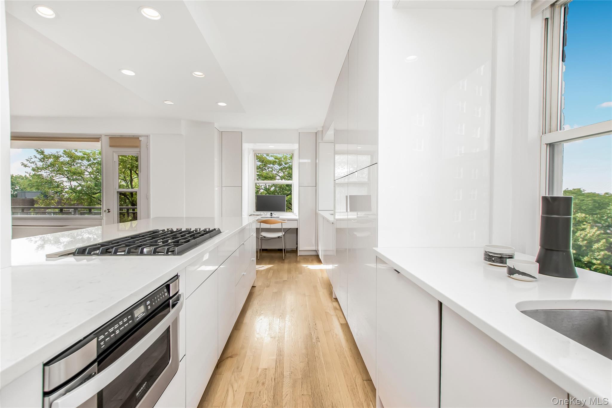 #4 photo, 3777 Independence Avenue, ブロンクス区 Bronx , NY 10463