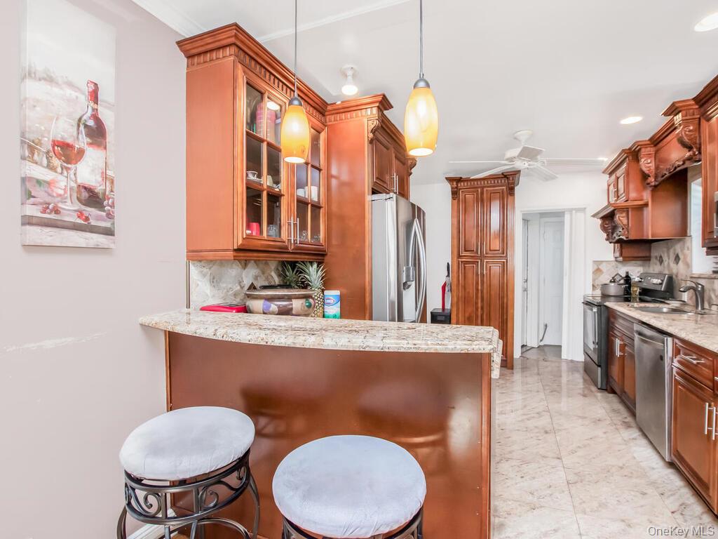 #15 photo, 135 Midland Terrace, Yonkers , NY 10704