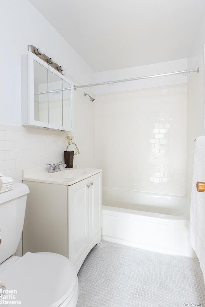 #4 photo, 3671 Hudson Manor Terrace, Bronx , NY 10463