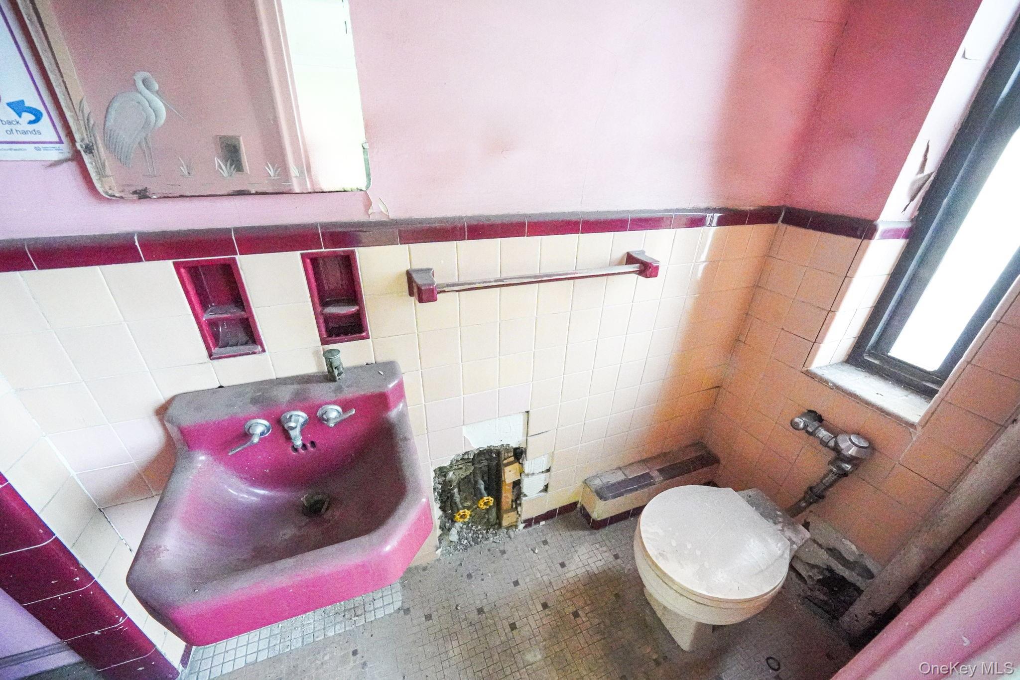 #15 photo, 860 Grand Concourse, Bronx , NY 10451