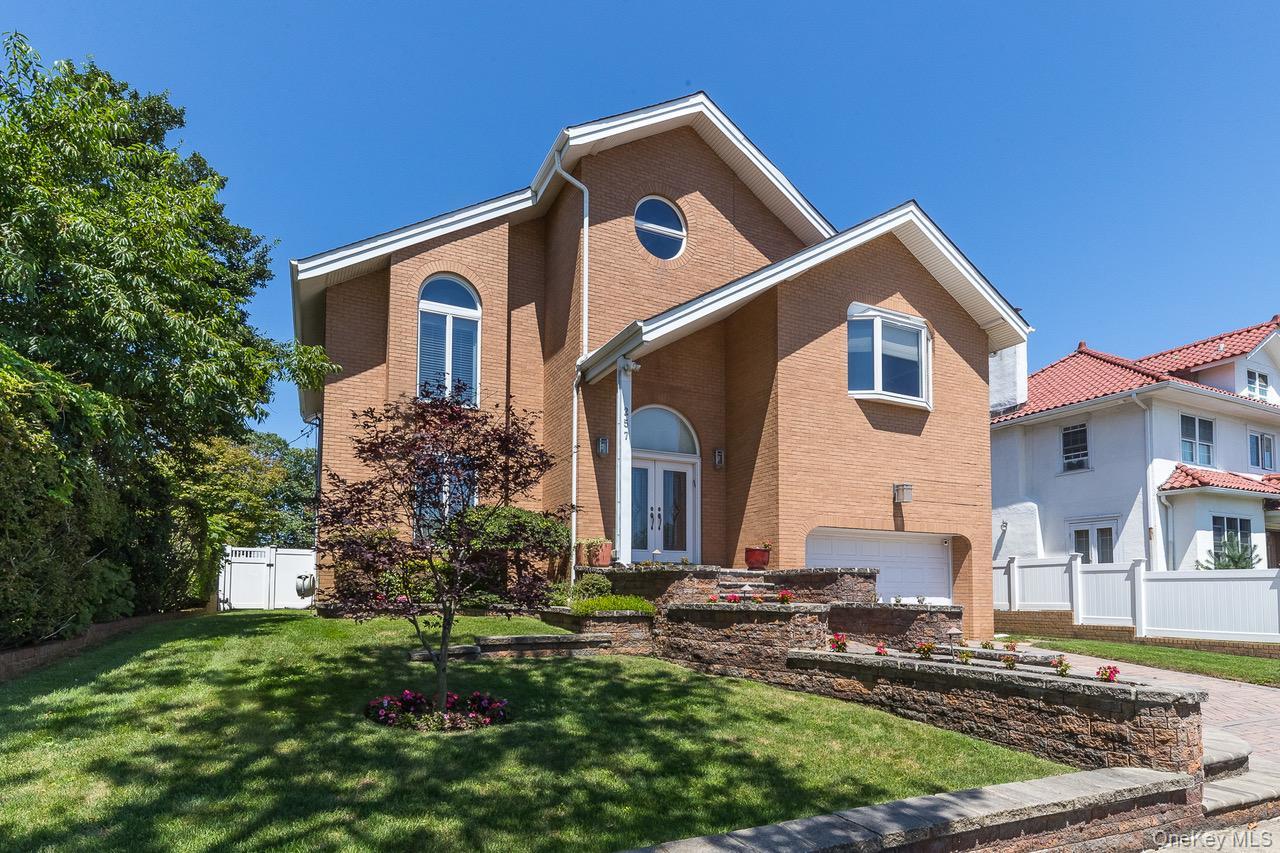 #1 photo, 257 E Olive Street, Long Beach , NY 11561