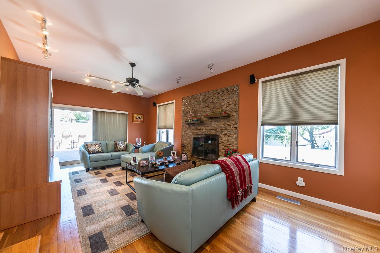 #11 photo, 257 E Olive Street, Long Beach , NY 11561