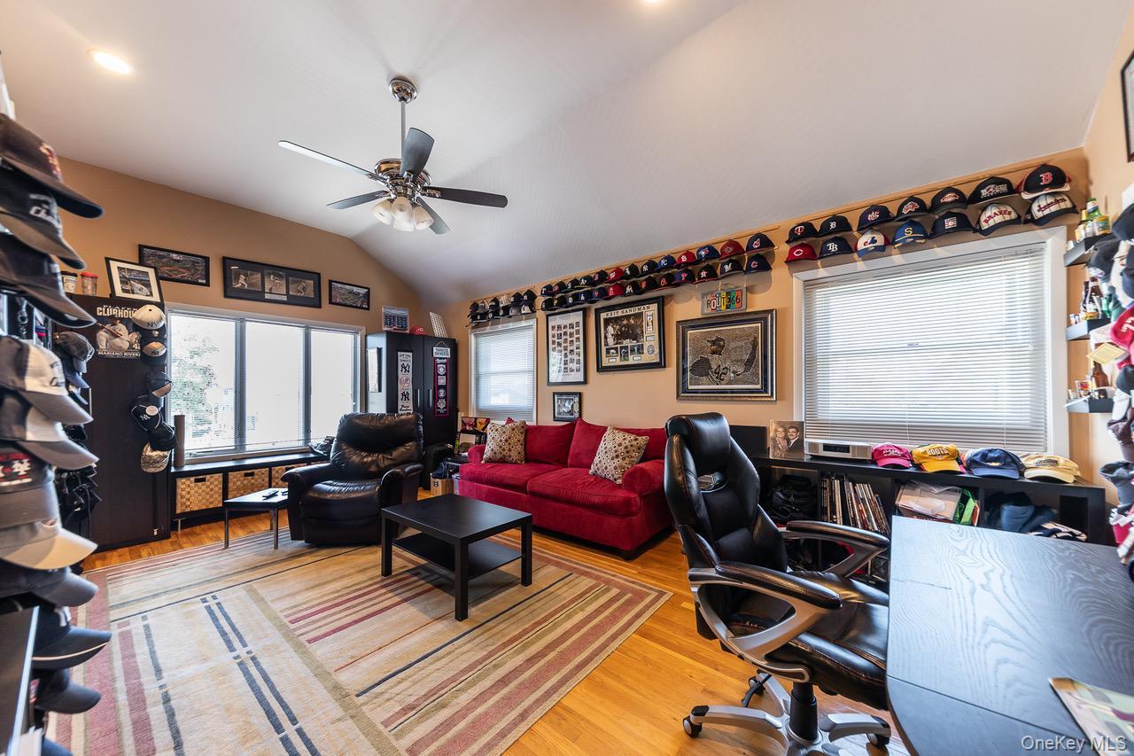 #19 photo, 257 E Olive Street, Long Beach , NY 11561