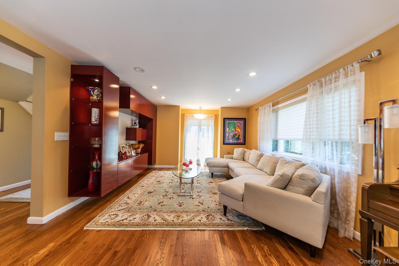 #3 photo, 257 E Olive Street, Long Beach , NY 11561