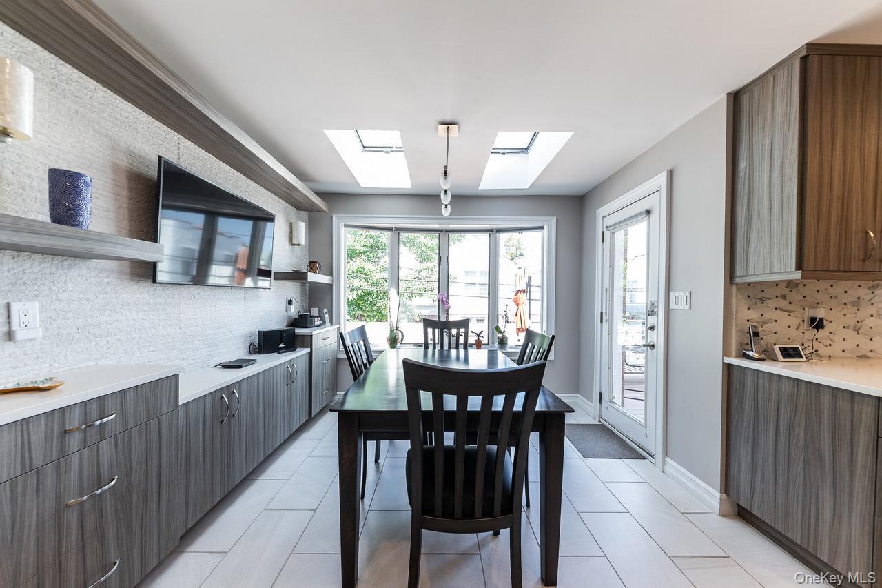 #9 photo, 257 E Olive Street, Long Beach , NY 11561