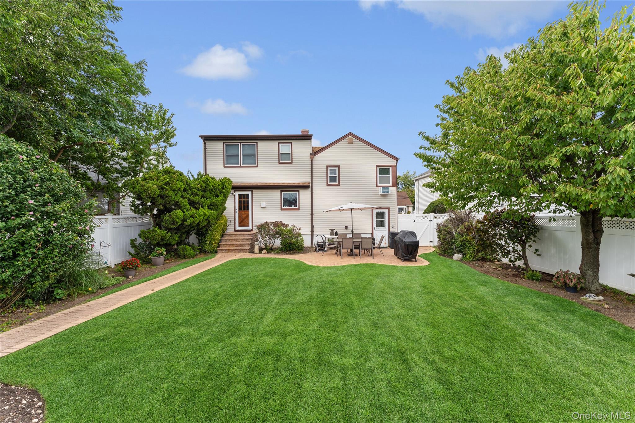 #5 photo, 43 Layton Street, ナッソー郡 Freeport , NY 11520