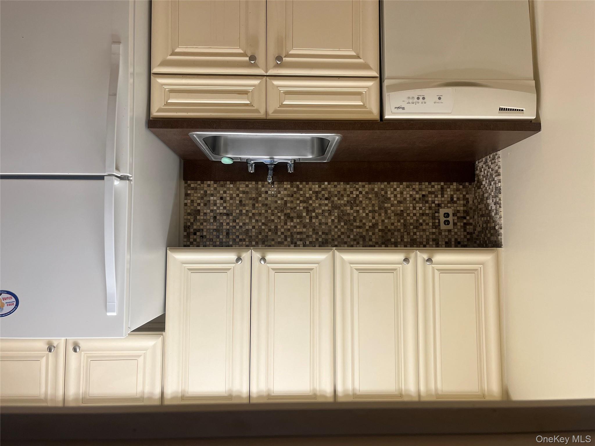 #6 photo, 725 Miller Avenue, ナッソー郡 Freeport , NY 11520