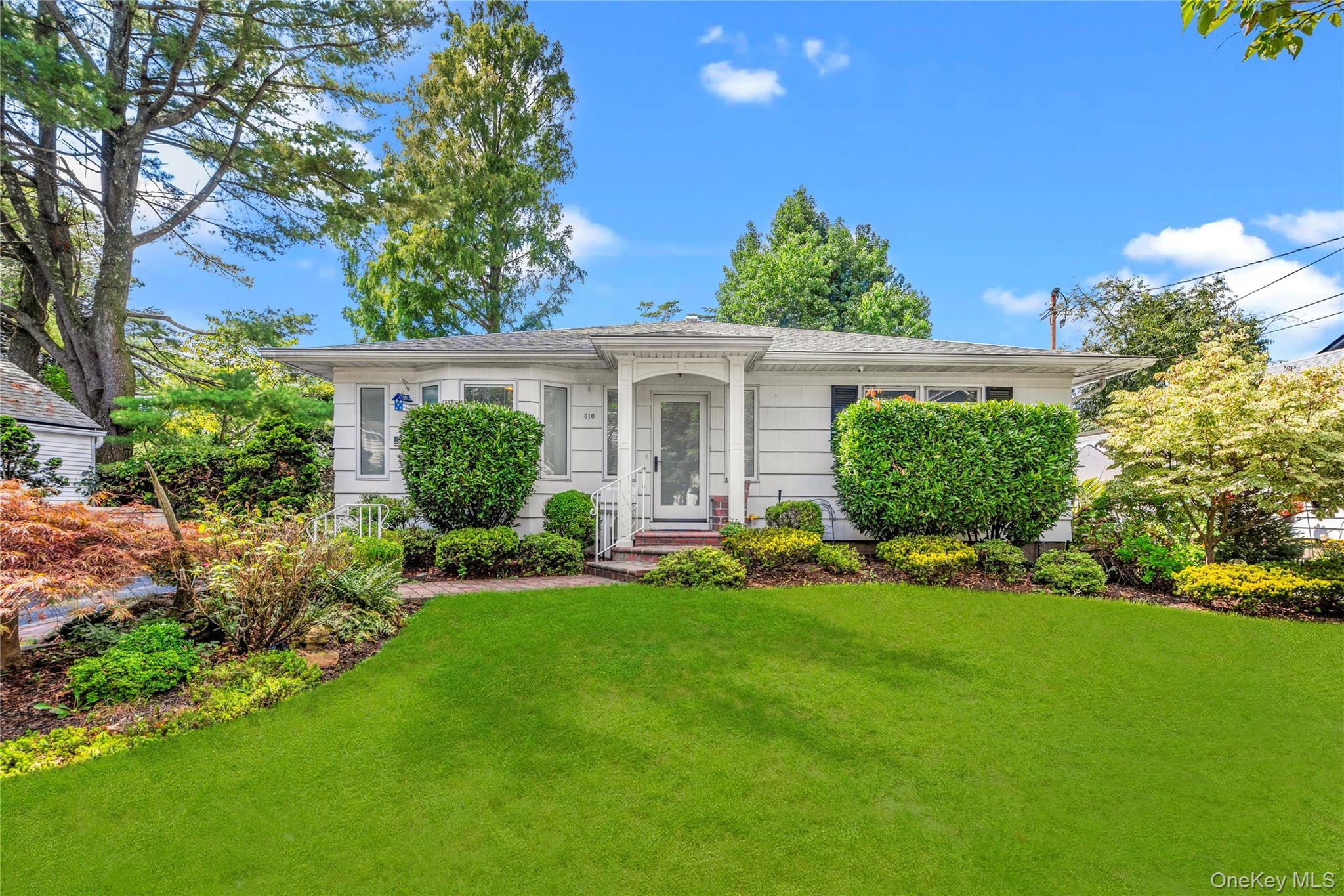 #1 photo, 610 Park Avenue, West Hempstead , NY 11552