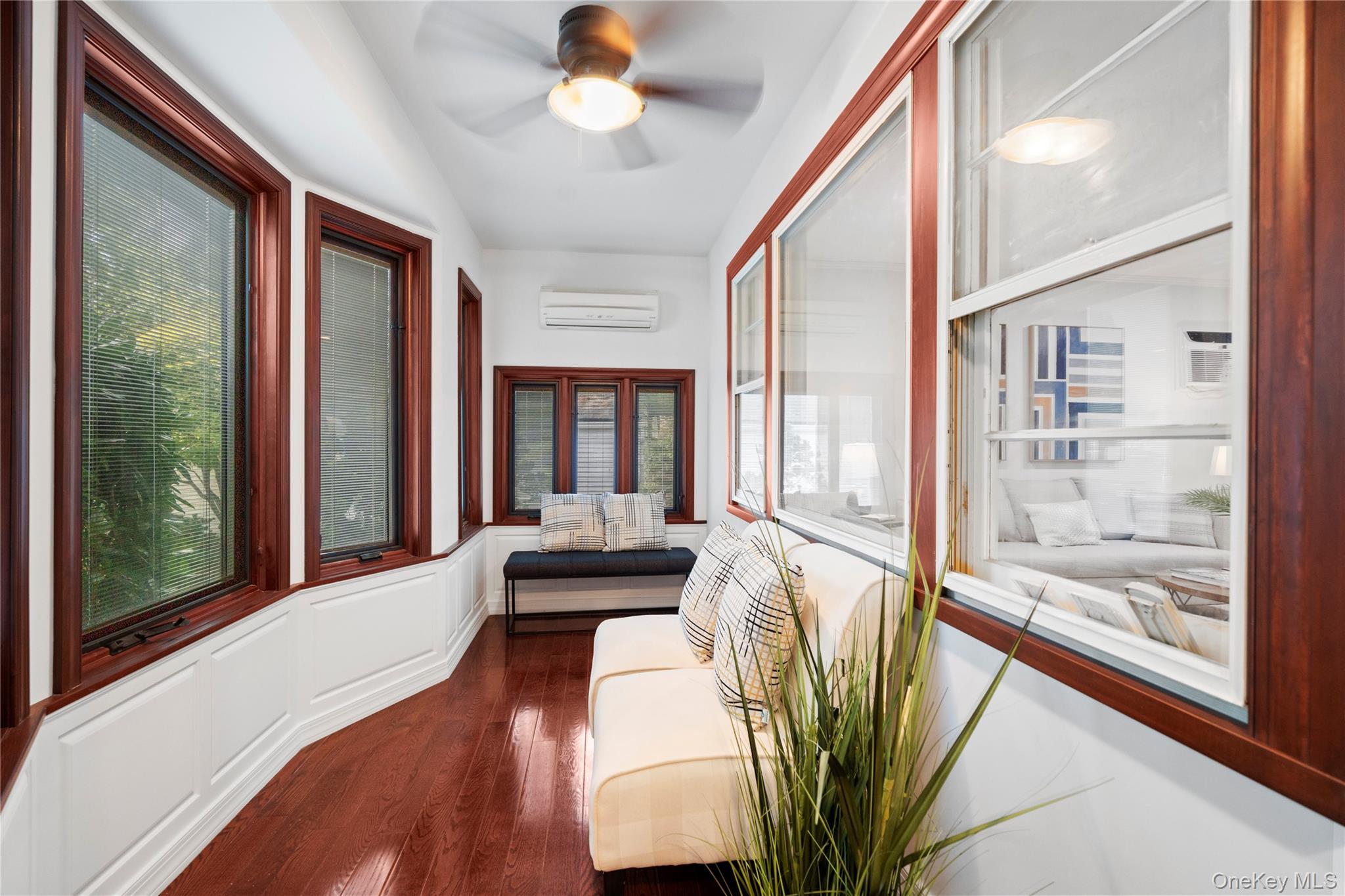 #3 photo, 610 Park Avenue, West Hempstead , NY 11552