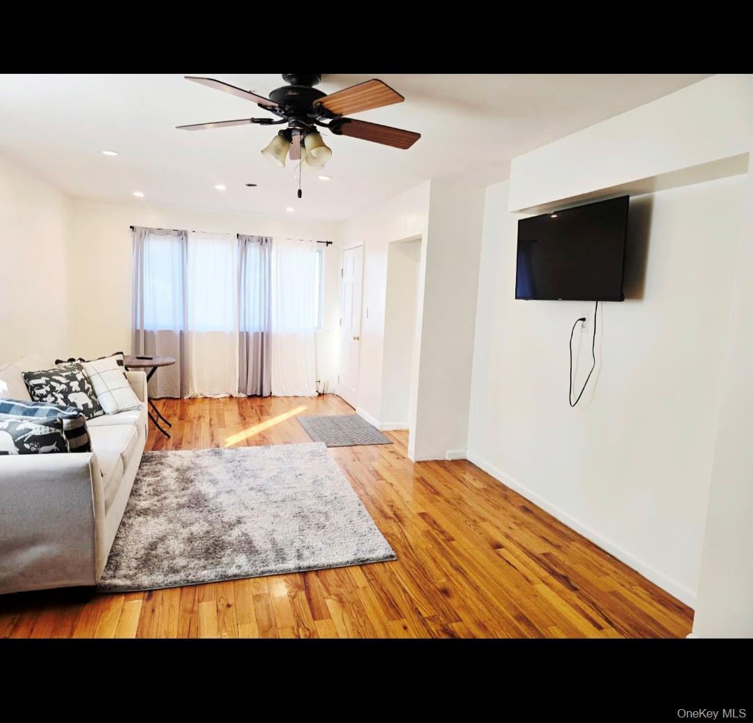 #2 photo, 142-12 Hook Creek Boulevard, クイーンズ区 Rosedale , NY 11422