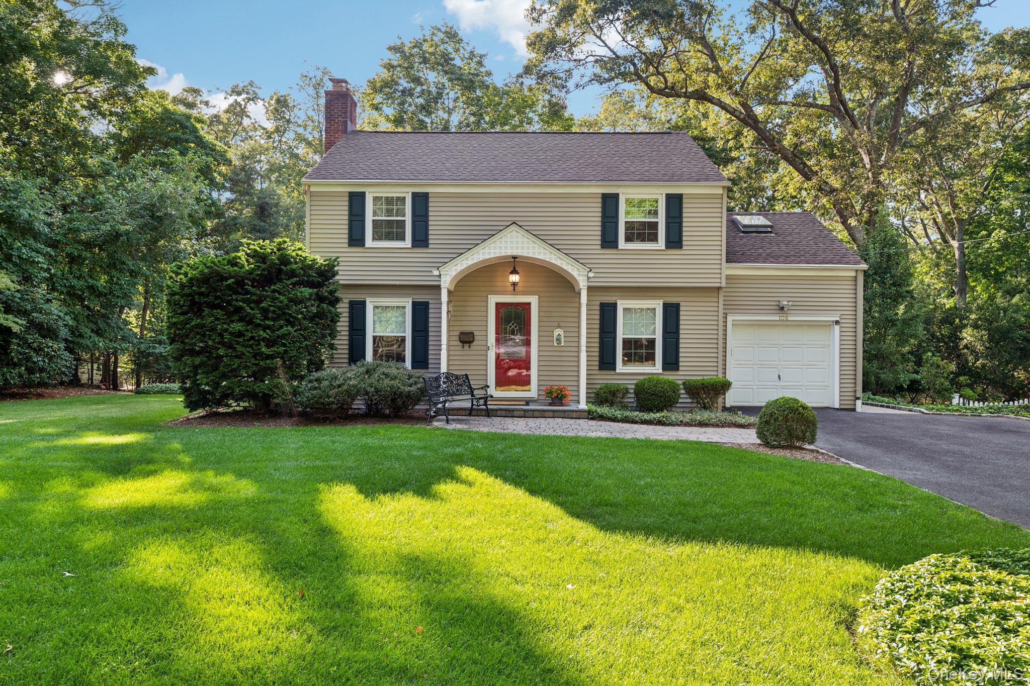 #1 photo, 106 Lowell Place, सफ़ोक काउंटी Port Jefferson , NY 11777