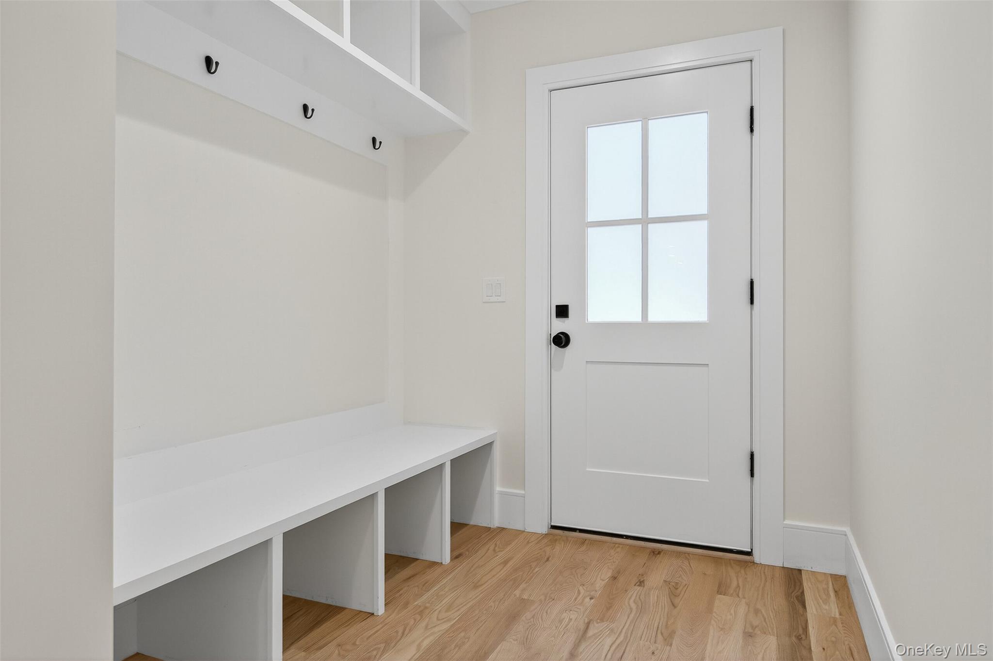 #16 photo, 12 School House Lane, Syosset , NY 11791