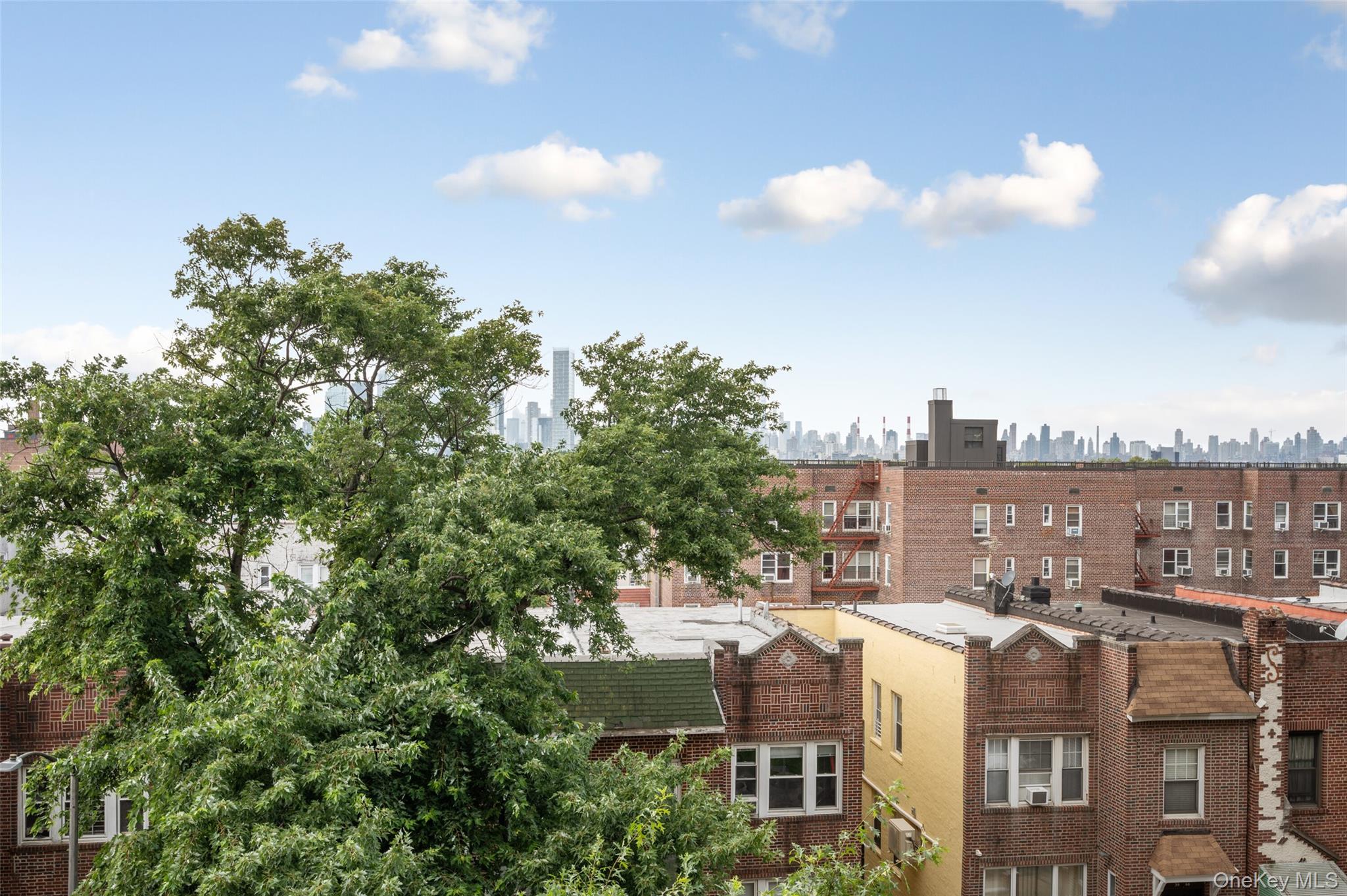 #12 photo, 3965 52nd Street, クイーンズ区 Woodside , NY 11377