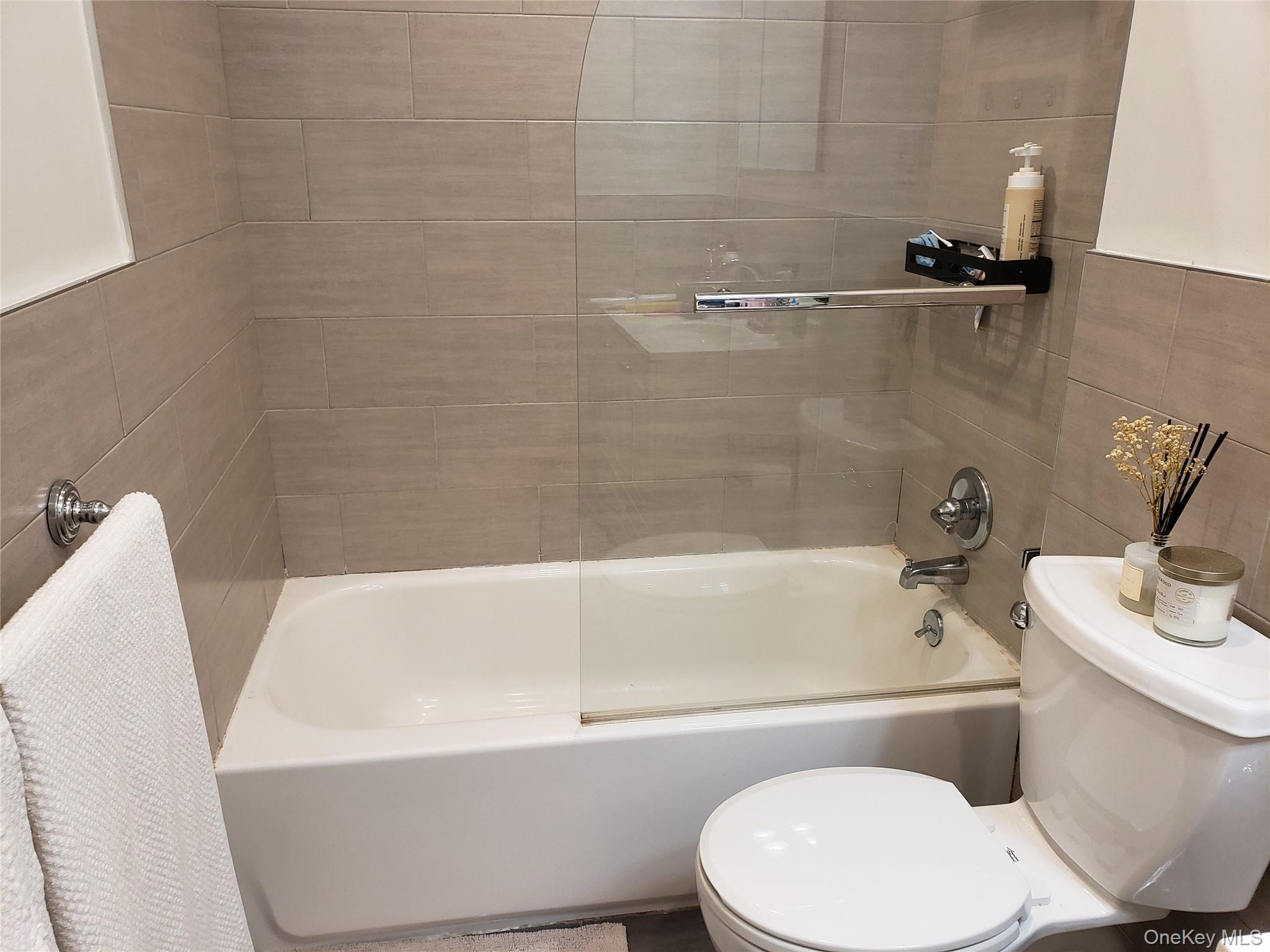 #10 photo, 1828 215th Street, クイーンズ区 Bayside , NY 11360