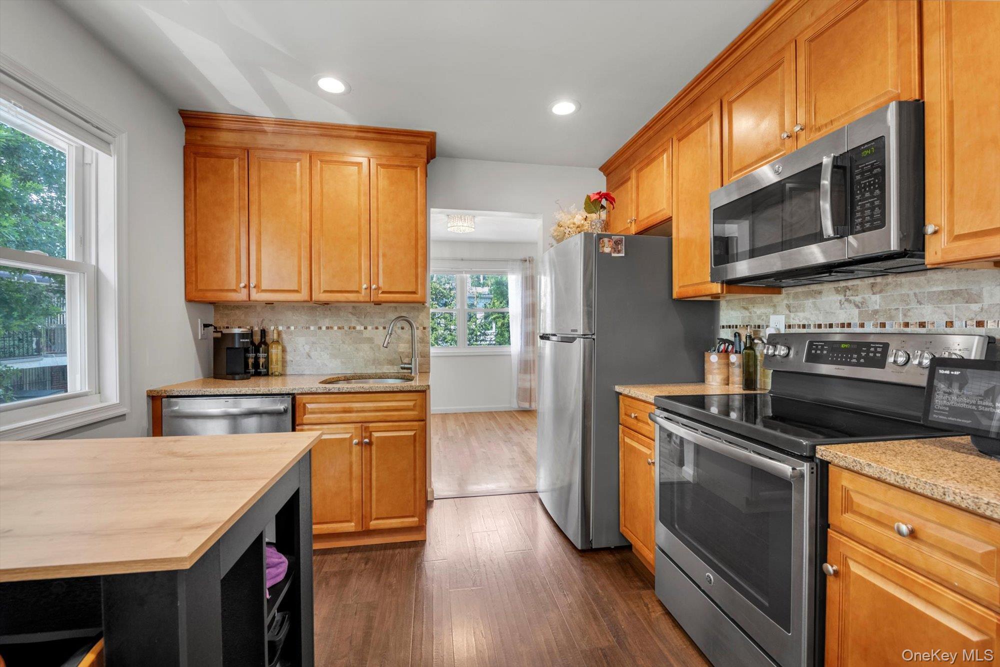 #17 photo, 1828 215th Street, クイーンズ区 Bayside , NY 11360