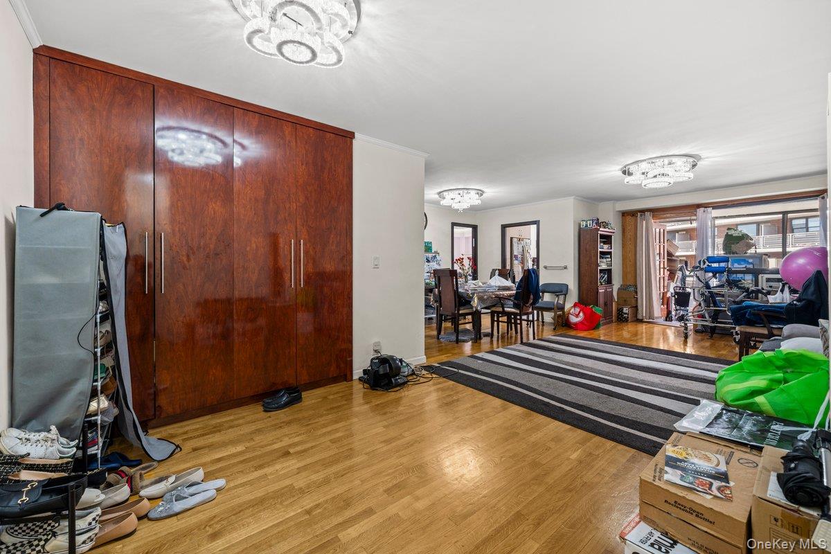 #13 photo, 6135 98th Street, クイーンズ区 Rego Park , NY 11374