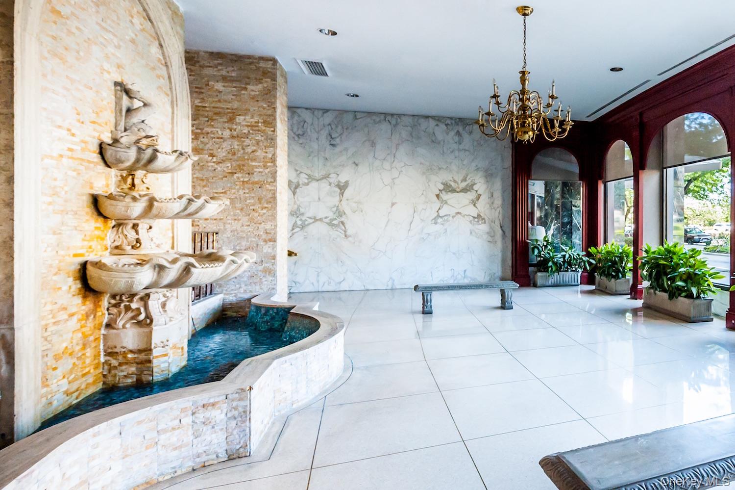 #13 photo, 1020 Grand Concourse, ブロンクス区 Bronx , NY 10451