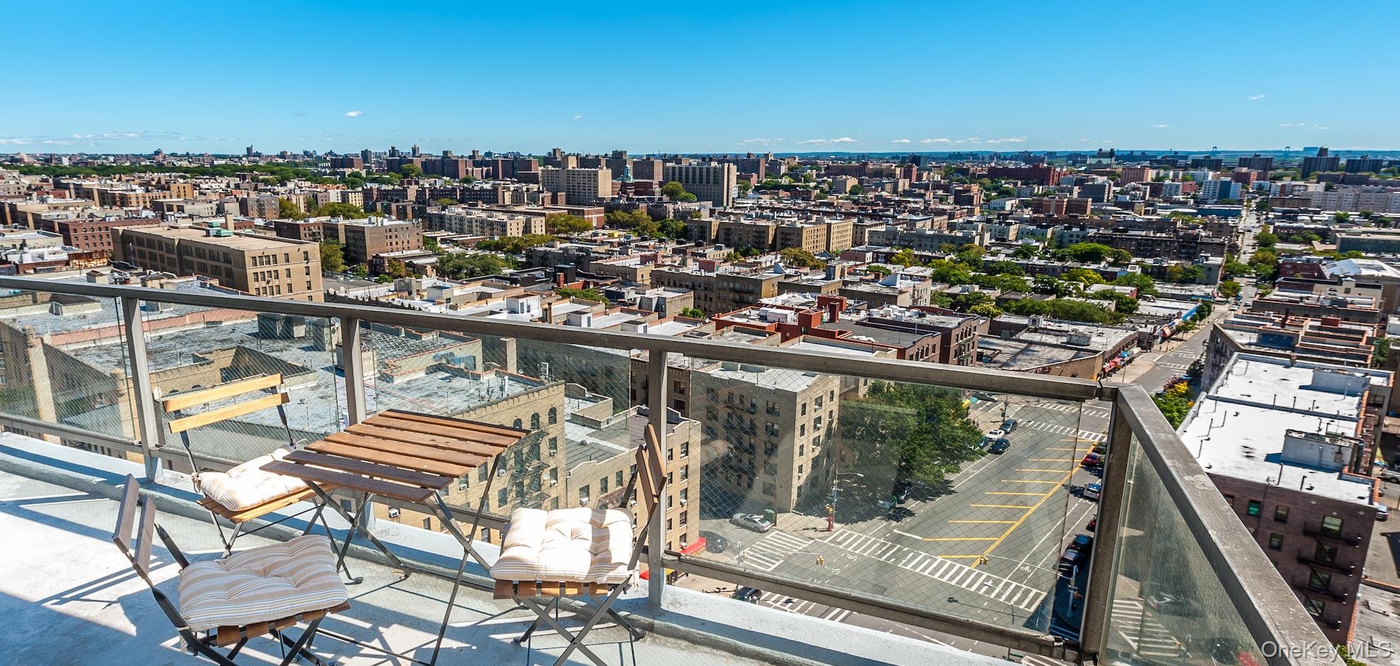 #3 photo, 1020 Grand Concourse, ブロンクス区 Bronx , NY 10451