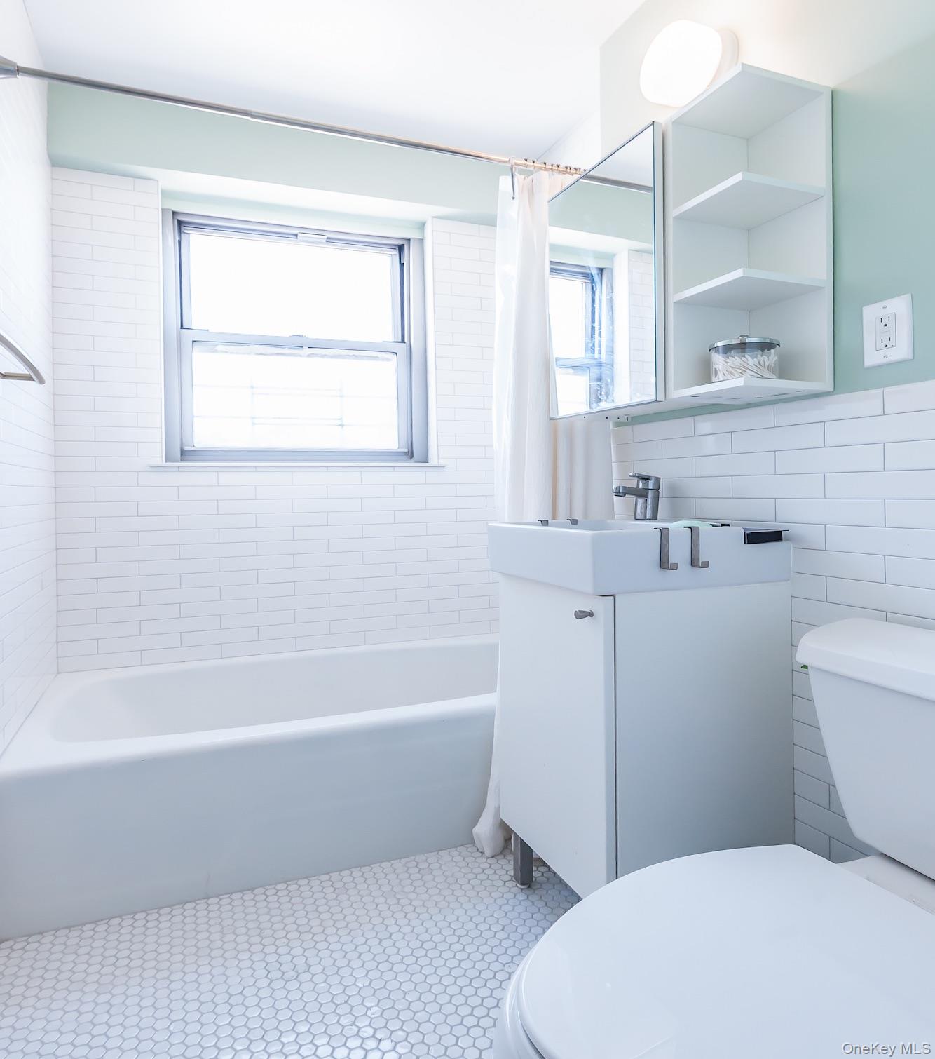 #9 photo, 1020 Grand Concourse, ブロンクス区 Bronx , NY 10451