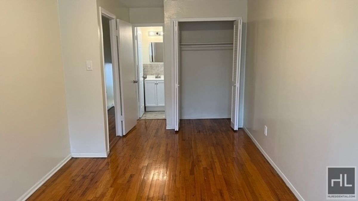 #10 photo, 8802 Ave J, ブルックリン区 Canarsie , NY 11236