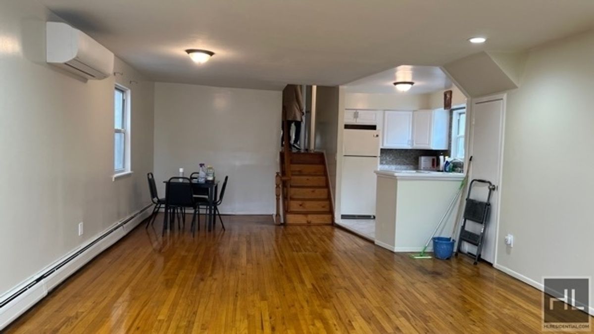 #11 photo, 8802 Ave J, ブルックリン区 Canarsie , NY 11236