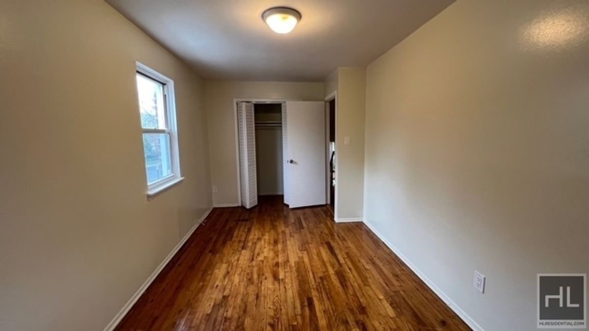 #15 photo, 8802 Ave J, ブルックリン区 Canarsie , NY 11236