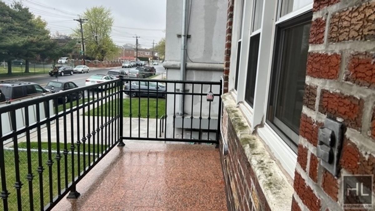 #18 photo, 8802 Ave J, ブルックリン区 Canarsie , NY 11236