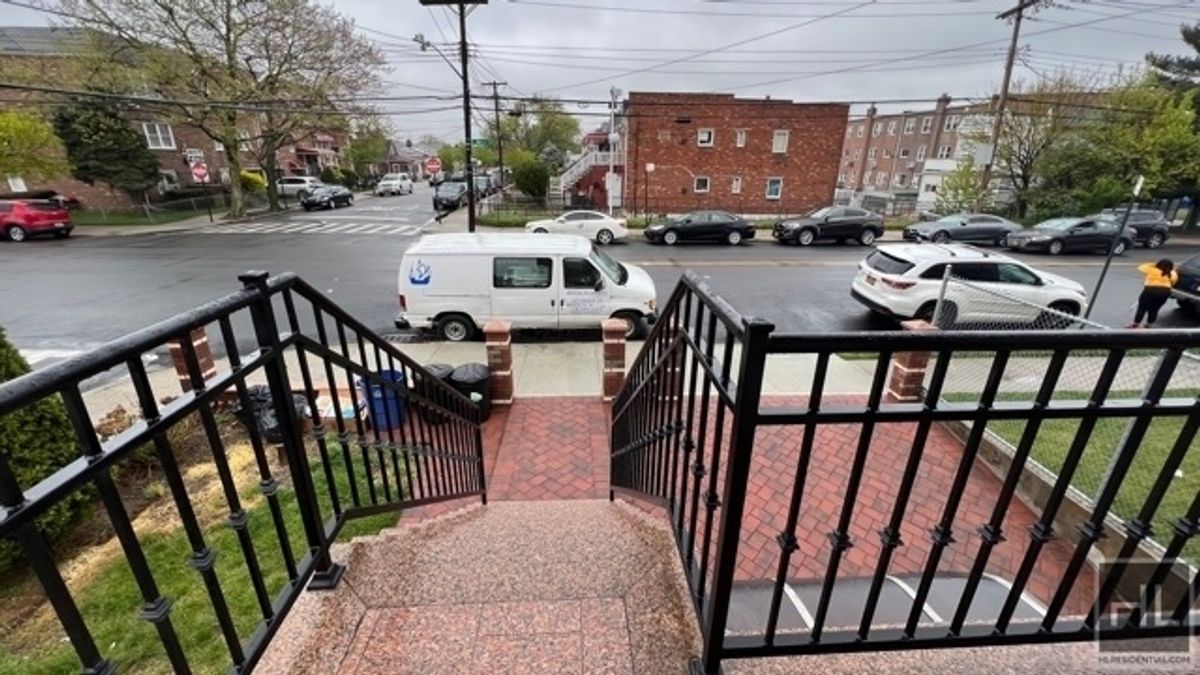 #19 photo, 8802 Ave J, ブルックリン区 Canarsie , NY 11236