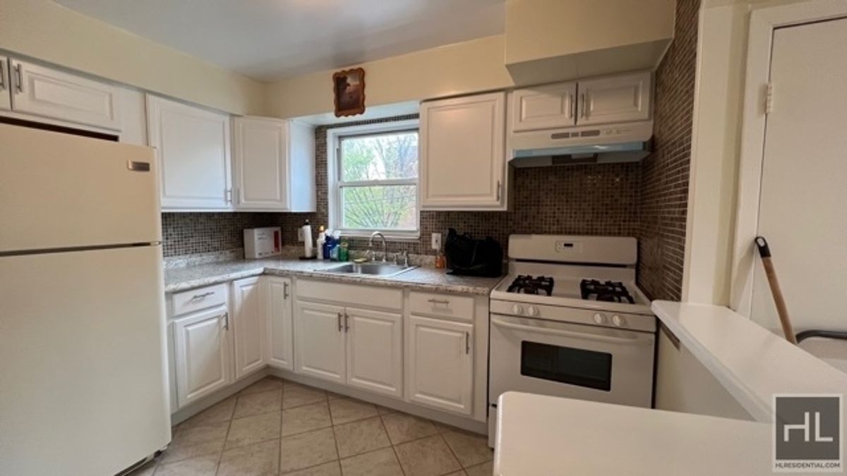 #3 photo, 8802 Ave J, ブルックリン区 Canarsie , NY 11236