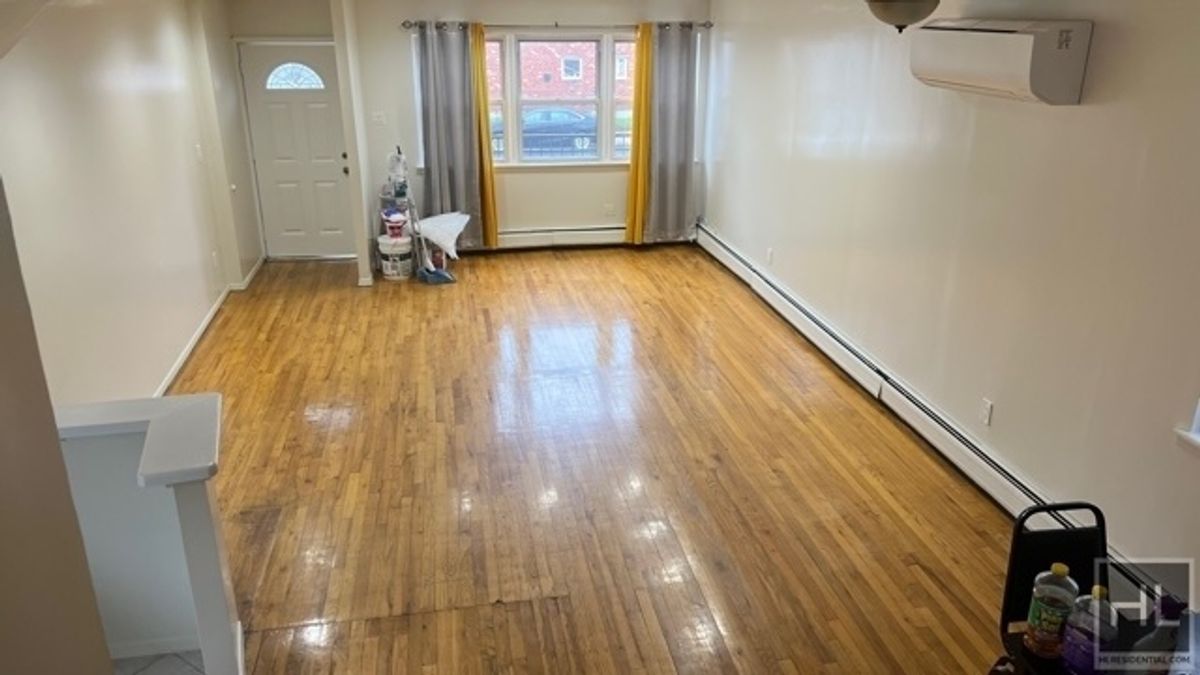 #4 photo, 8802 Ave J, ブルックリン区 Canarsie , NY 11236